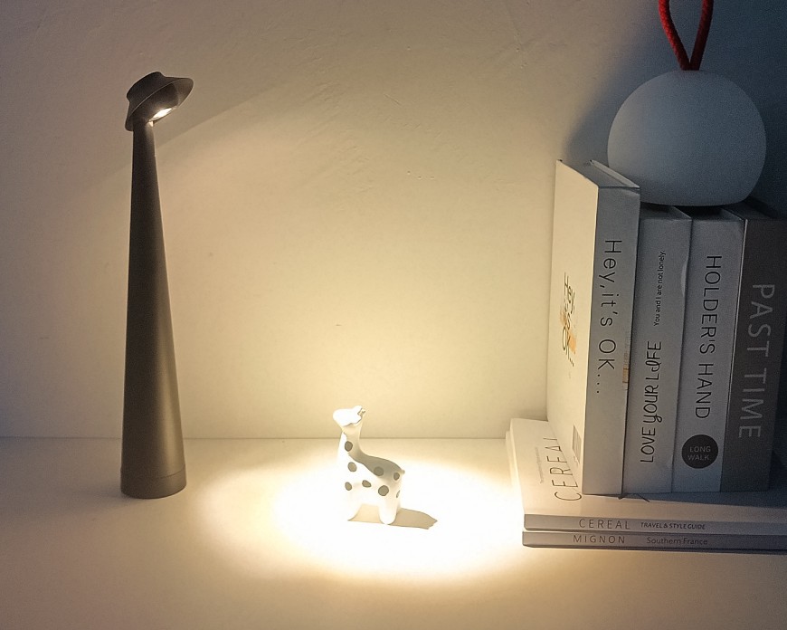 LED Gentle man table lamp